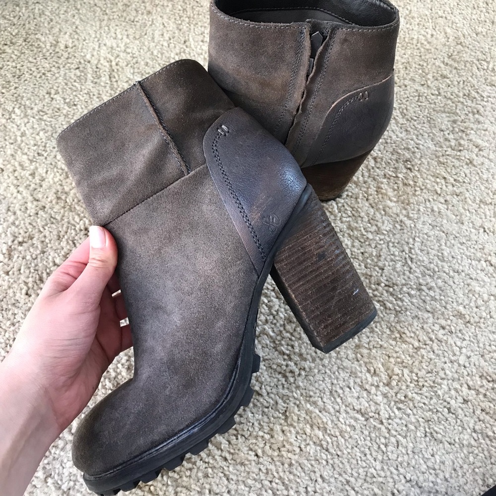 Sam Edelman suade grey boots size 8
